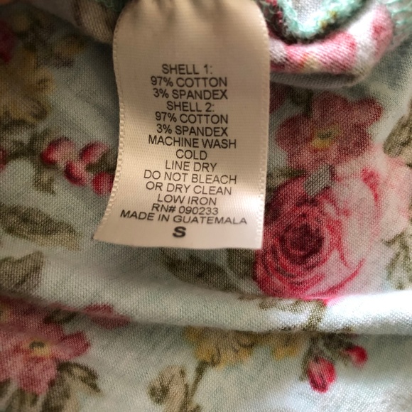 🔥Kirra (Pacsun) Light Blue Red Rose Blouse - Picture 8 of 8